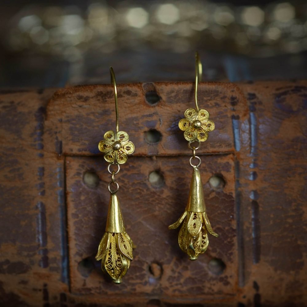 Antique 14ct Gold Filigree Drop Earrings