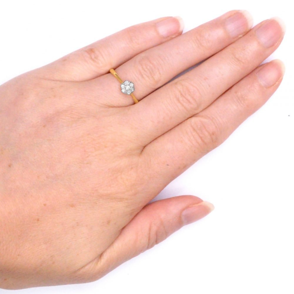 Art Deco 18ct Gold, Diamond Daisy Ring - Image 6