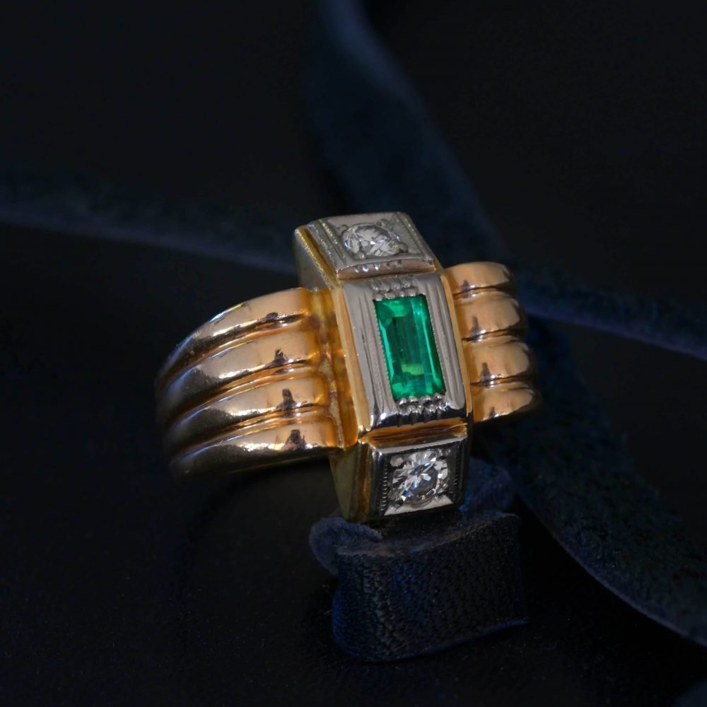 Retro 14ct Gold, Colombian Emerald & Diamond Tank Ring - Image 2