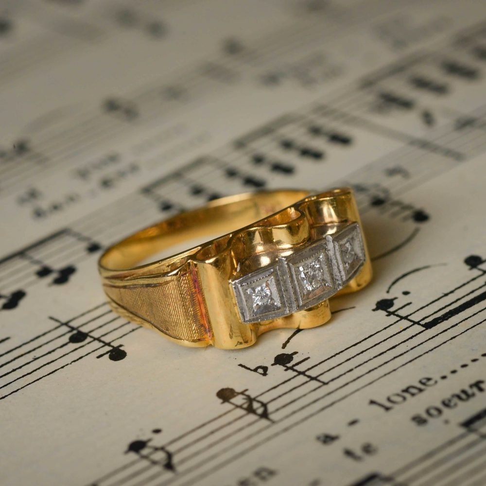 Retro 14ct Gold, Diamond Ribbon Ring - Image 2