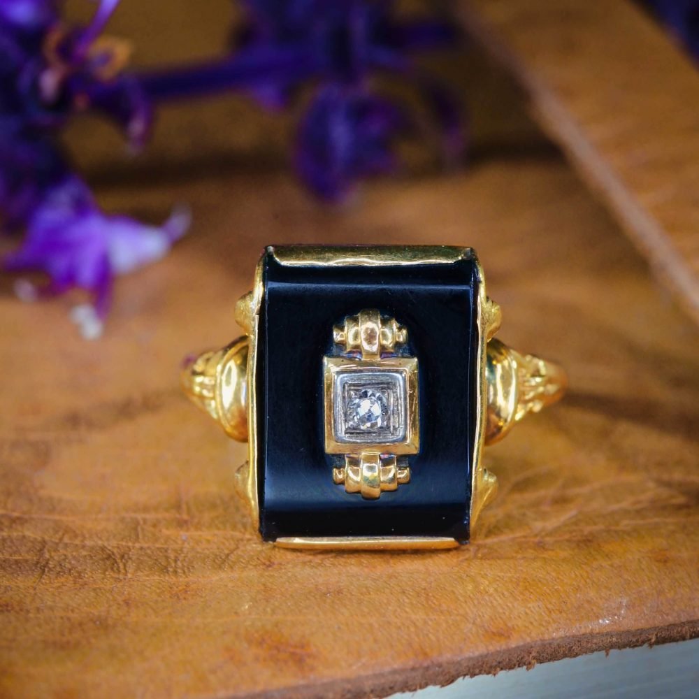 Art Deco 10ct Gold, Onyx & Diamond Ring - Image 4