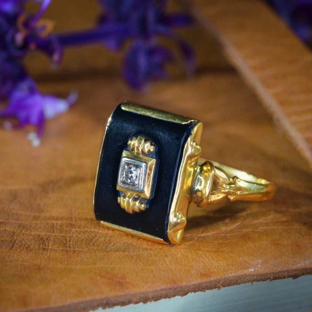 Art Deco 10ct Gold, Onyx & Diamond Ring - Image 5