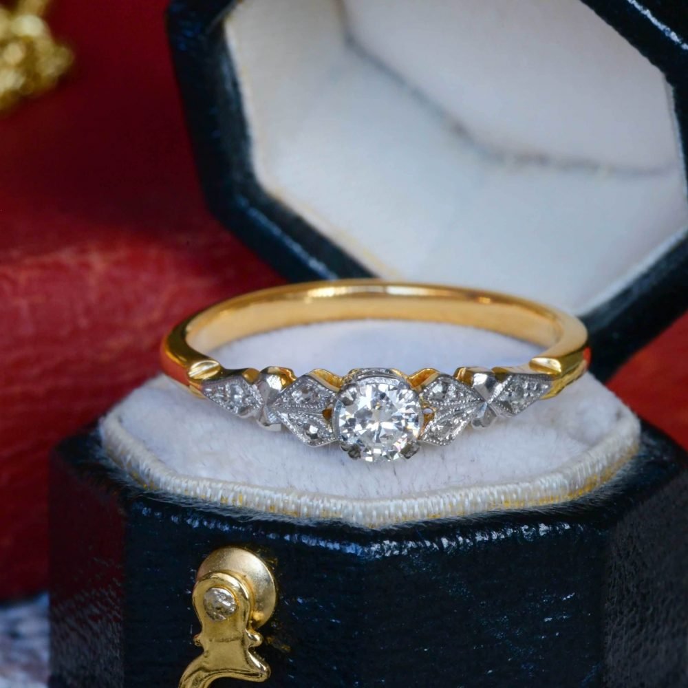 Art Deco 18ct Gold, Diamond Solitaire Ring - Image 3