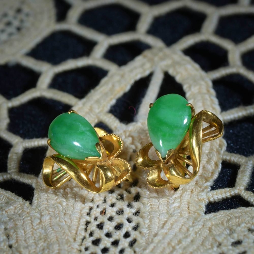 Mid-Century 14ct Gold, Pear-shaped Jade Earrings - Image 6
