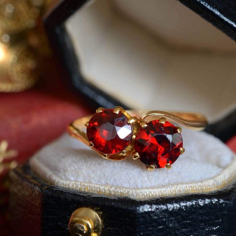 Edwardian 9ct Gold, Twin Garnet Crossover Ring - Image 5