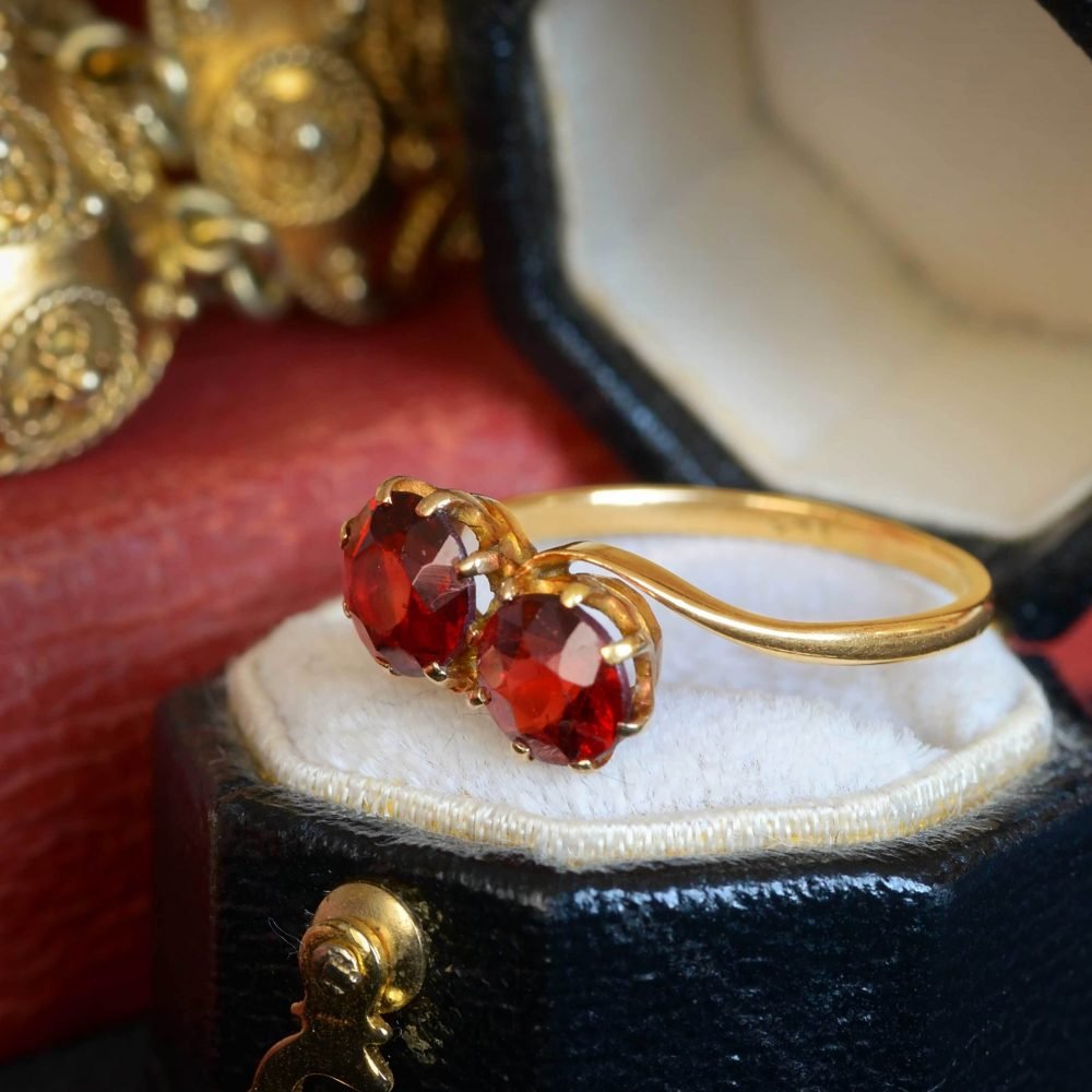 Edwardian 9ct Gold, Twin Garnet Crossover Ring - Image 6