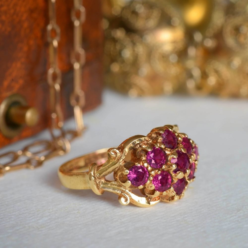Vintage 9ct Gold, Ruby-set Bombe Ring - Image 5