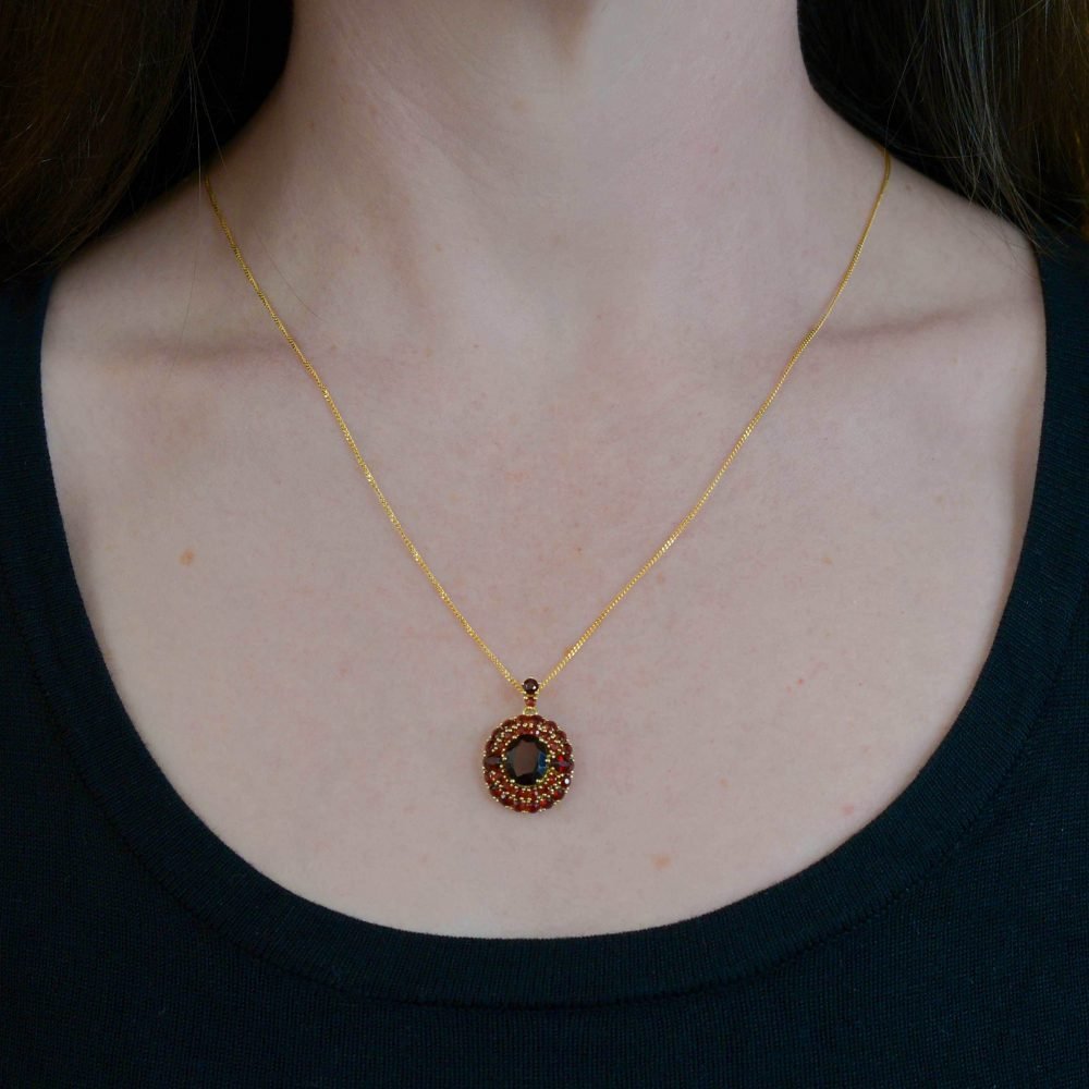 Vintage 9ct Gold, Bohemian Garnet Pendant Necklace - Image 5