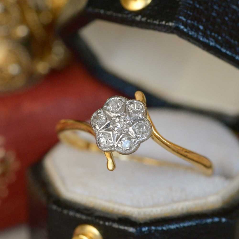 Art Deco 18ct Gold, Diamond Daisy Ring