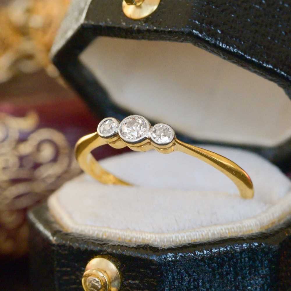 Art Deco Diamond Trilogy Ring in 18ct Gold