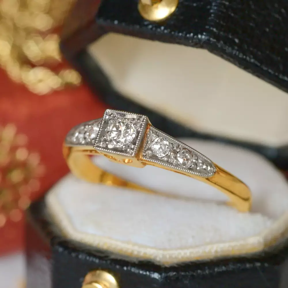 Art Deco Diamond Ring in 18ct Gold & Platinum