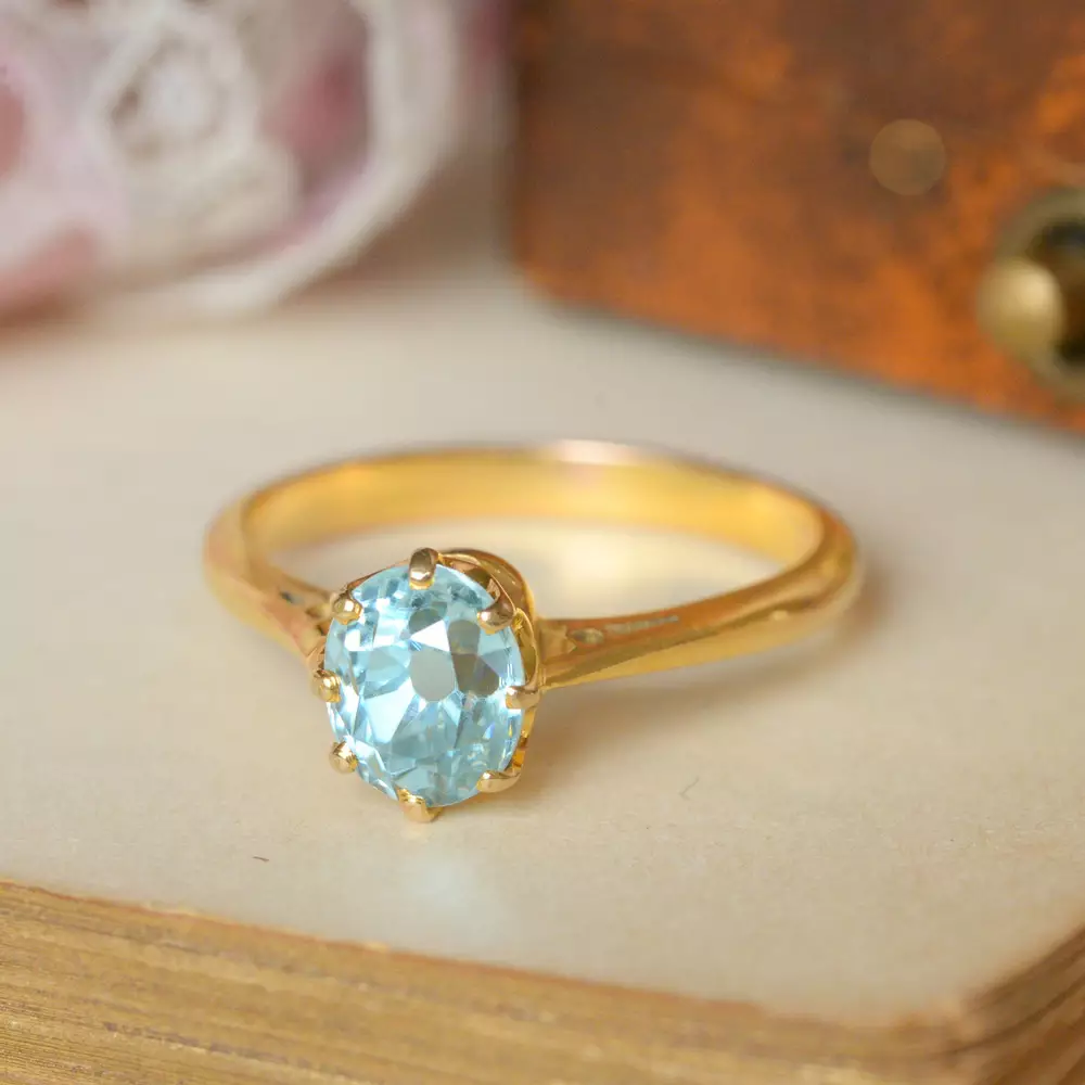 Vintage Zircon Solitaire Ring in 9ct Yellow Gold