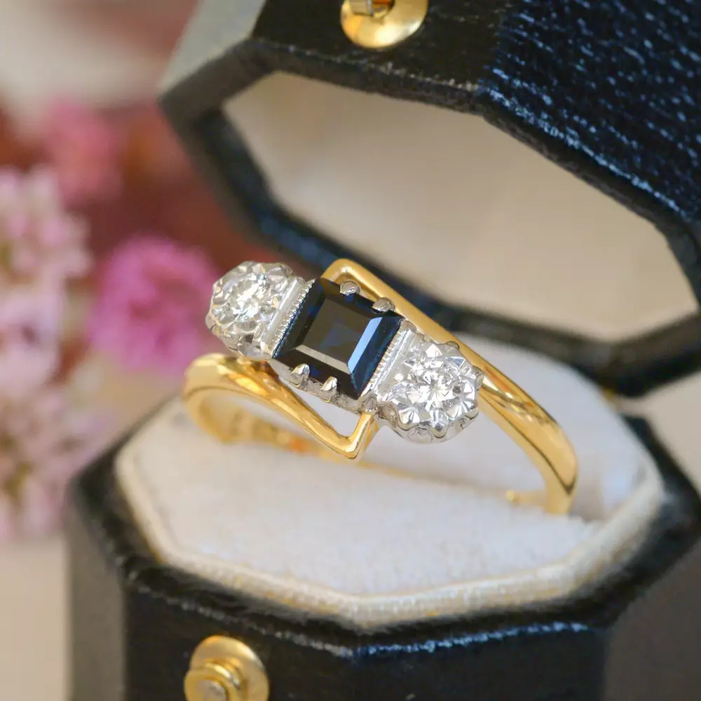 Vintage Sapphire & Diamond Trilogy Ring in 18ct Gold