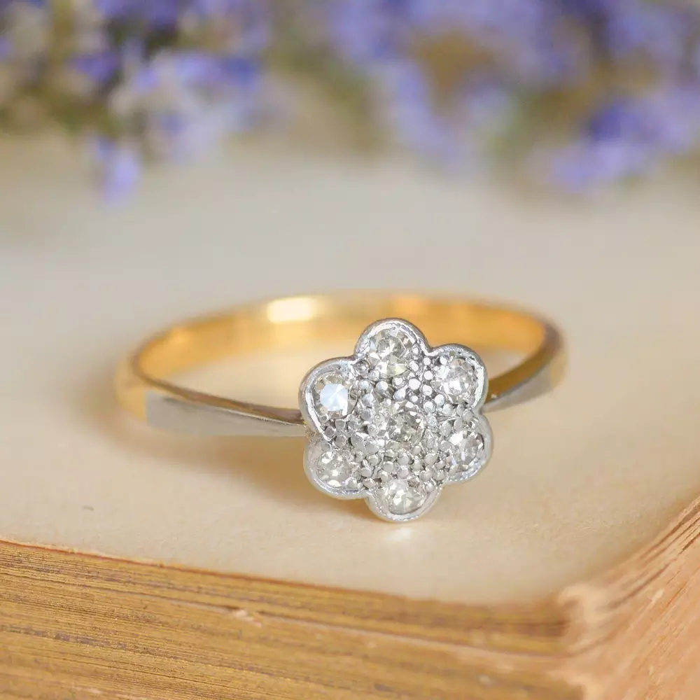 Mid-Century Vintage Diamond Daisy Cluster Ring in 18ct Gold
