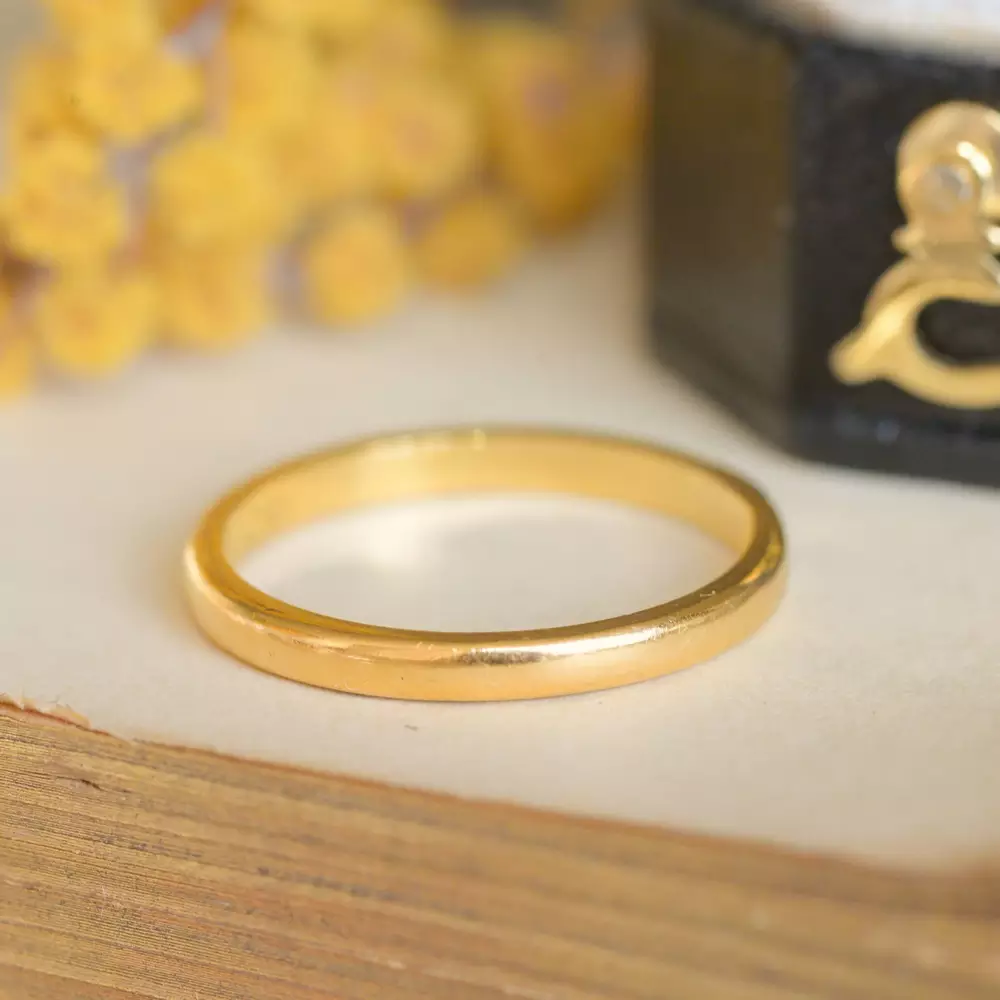 Art Deco Australian Slim Band in 18ct Gold