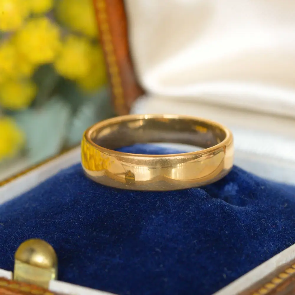 Antique Australian Wide Band Ring in 18ct Yellow Gold