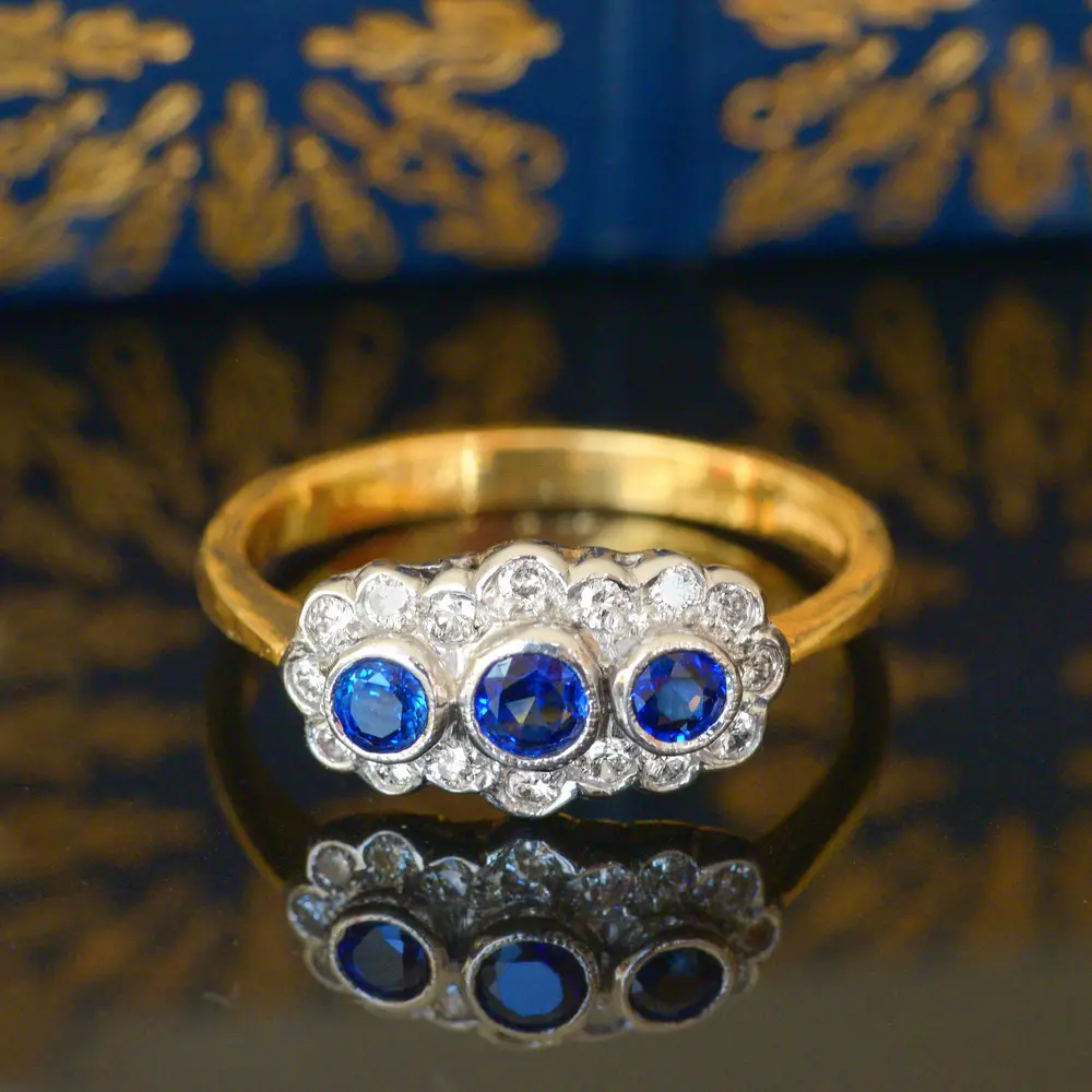 Vintage Sapphire & Diamond Cluster Ring in 18ct Gold