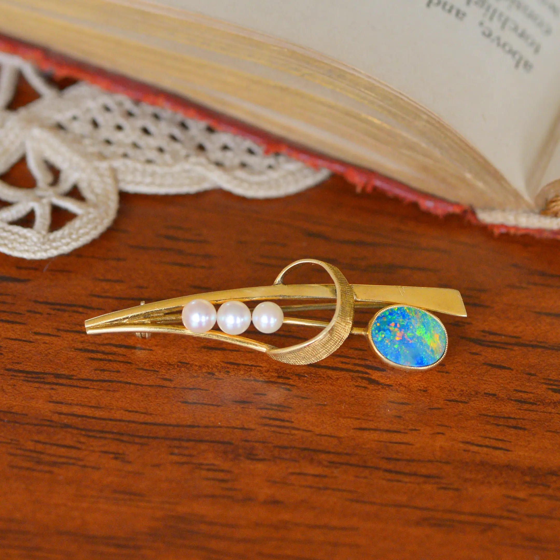 Vintage Opal & Pearl Brooch in 9ct Yellow Gold - Image 3