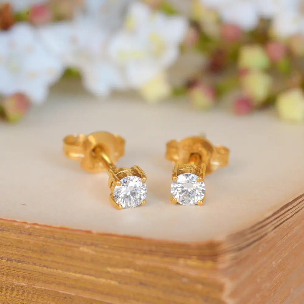 Vintage Estate Diamond Stud Earrings in 9ct Yellow Gold